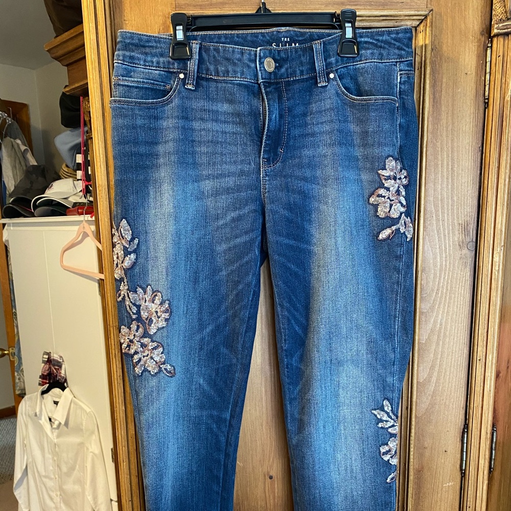 White House Black market jeans w rosy pink sequin